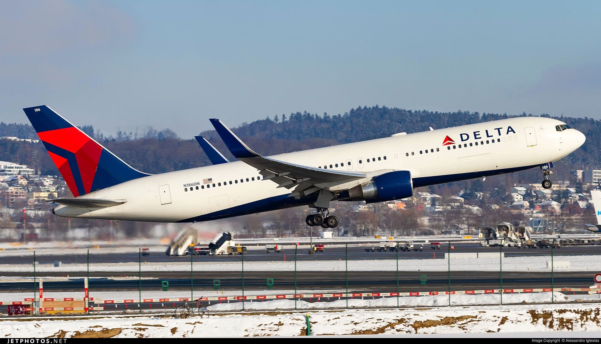 How Did Delta Airlines Turn Back From the Brink of Bankruptcy?